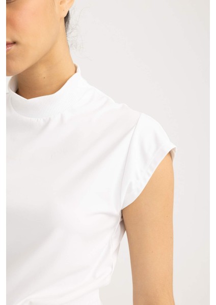 Fit Crop Dik Yaka Sporcu Kısa Kollu Ağır Kumaş Tişört