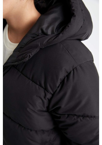 Kız Çocuk Okul Su İtici Rüzgar Geçirmez Kapüşonlu Cepli Fermuarlı Şişme Mont C5389A824AU