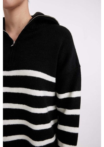 Oversize Geniş Kalıp Çizgili Yarım Fermuarlı Dik Yaka Triko Kazak A7173AX24WN
