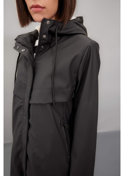 Su Geçirmez Uzun Yağmurluk Polar Astarlı Kapüşonlu Fermuarlı Çıtçıtlı Cepli Mevsimlik Suni Deri A0982AX24WN