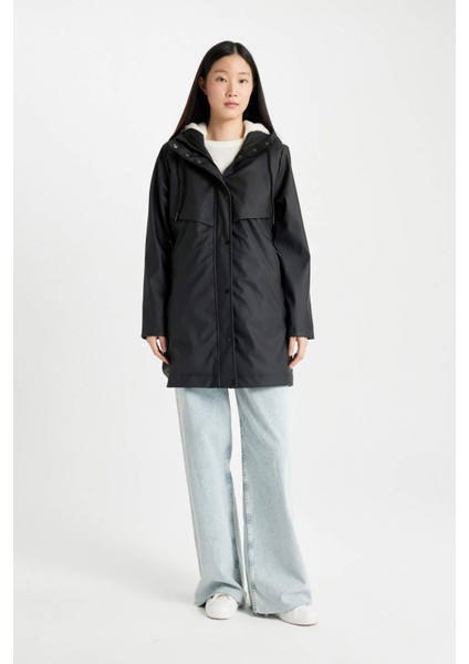 Su Geçirmez Uzun Yağmurluk Polar Astarlı Kapüşonlu Fermuarlı Çıtçıtlı Cepli Mevsimlik Suni Deri A0982AX24WN