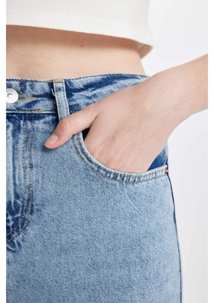 Lina Mom Fit Yırtık Detaylı Yüksek Bel Bilek Boy Jean Yıkamalı Pantolon