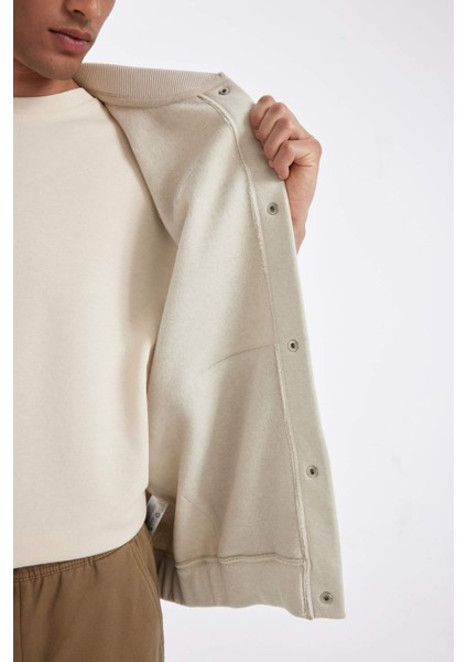 Oversize Geniş Kalıp Kolej Yaka Çıtçıtlı Cepli İçi Yumuşak Tüylü Bomber Hırka