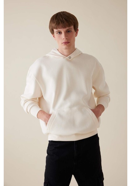Boxy Fit Kapüşonlu Sırt Baskılı Sweatshirt C7047AX24AU