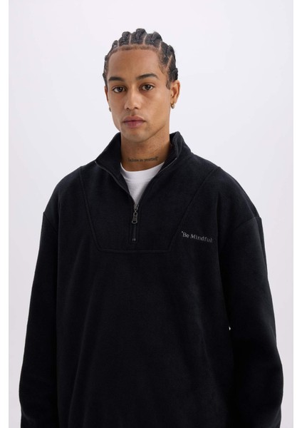 Comfort Regular Fit Rahat Kalıp Fermuarlı Dik Yaka Baskılı Polar Sweatshirt C7794AX24AU