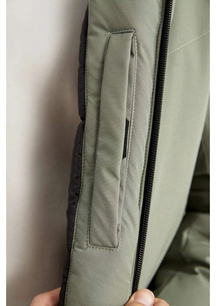 Fit Su Geçirmez Termometreli Slim Fit Dar Kesim Polar Kapüşonlu Fermuarlı Kışlık Mont A2125AX24WN