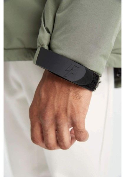 Fit Su Geçirmez Termometreli Slim Fit Dar Kesim Polar Kapüşonlu Fermuarlı Kışlık Mont A2125AX24WN