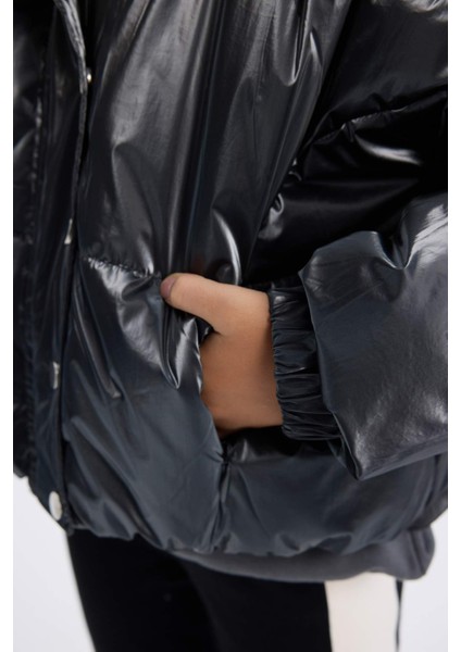 Kız Çocuk Su Geçirmez Kapüşonlu Fermuarlı Çıtçıtlı Mont C5765A824WN