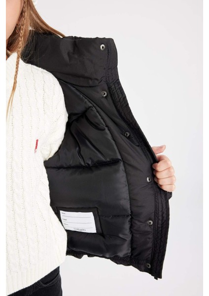 Kız Çocuk Su Geçirmez Kapüşonlu Şişme Mont Çıtçıtlı Cepli C5489A824WN