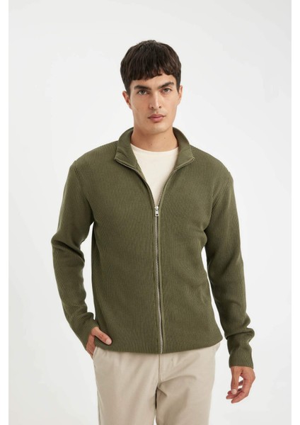 Standart Fit Normal Kesim Dik Yaka Fermuarlı Hırka C8172AX24AU