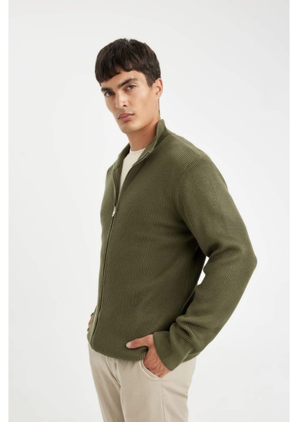 Standart Fit Normal Kesim Dik Yaka Fermuarlı Hırka C8172AX24AU