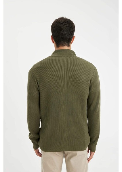 Standart Fit Normal Kesim Dik Yaka Fermuarlı Hırka C8172AX24AU