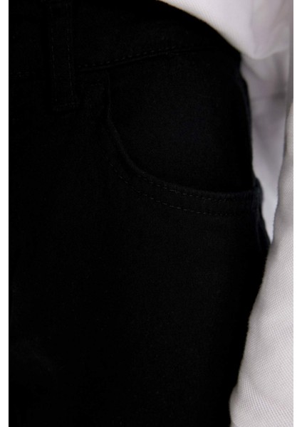 Erkek Çocuk Düz Paça Cepli Siyah Basic Düz Gabardin Okul Pantolonu U3254A624AU