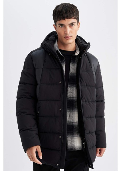Slim Fit Dar Kesim Astarlı Kapüşonlu Fermuarlı Cepli Kışlık Parka C5712AX24WN