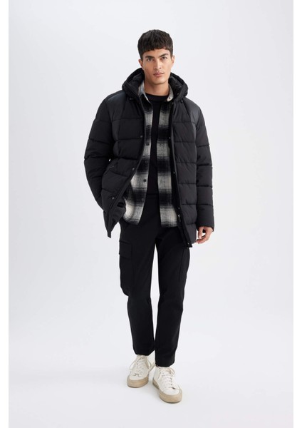Slim Fit Dar Kesim Astarlı Kapüşonlu Fermuarlı Cepli Kışlık Parka C5712AX24WN
