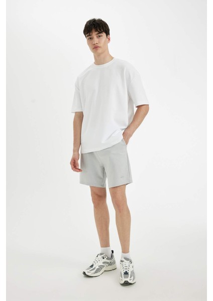 Slim Fit Dar Kesim Dar Paça Şort