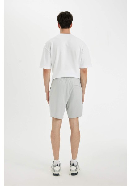 Slim Fit Dar Kesim Dar Paça Şort