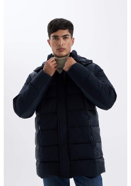 Slim Fit Dar Kesim Astarlı Kapüşonlu Fermuarlı Cepli Kışlık Parka C5712AX24WN