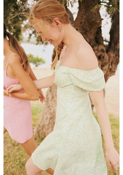 Kalp Yaka Çiçekli Omuzu Açık Krinkıl Viskon Mini Elbise C7077AX24SM