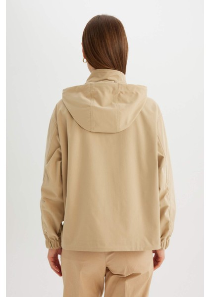 Su Geçirmez Mevsimlik Hafif MontOversize Geniş Kalıp Kapüşonlu Fermuar Düğmeli Cepli A8578AX24AU