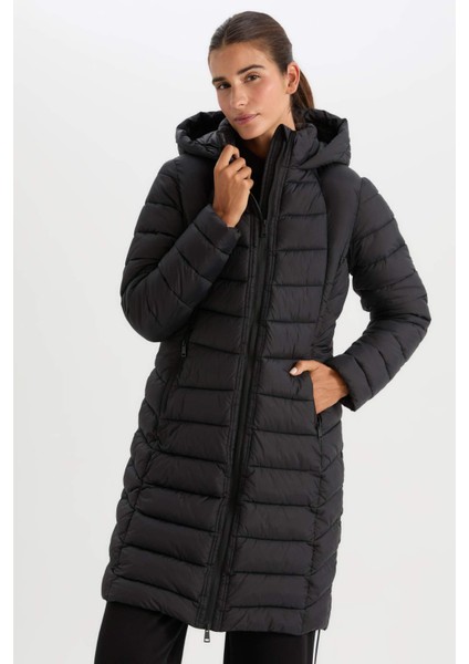 Fit Su İtici Slim Fit Dar Kesim Kapüşonlu Kapitoneli Fermuarlı Cepli Uzun Şişme Mont Parka A1556AX24WN