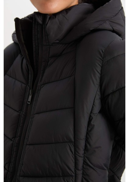 Fit Su İtici Slim Fit Dar Kesim Kapüşonlu Kapitoneli Fermuarlı Cepli Uzun Şişme Mont Parka A1556AX24WN
