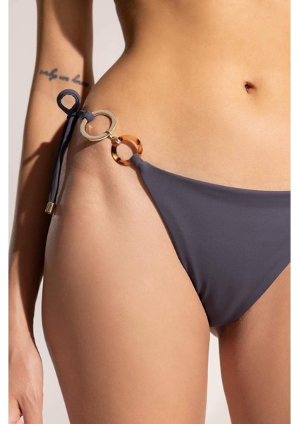 Ayje x DeFacto Bağcıklı Tokalı Bikini Altı C3245AX24HS