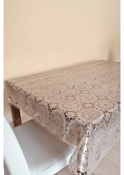 Dantel Görünümlü Üstü Şeffaf Kaplı Muşamba Masa Örtüsü -Bakır Renk-Farklı Ölçülerde-Hlk fiyatları