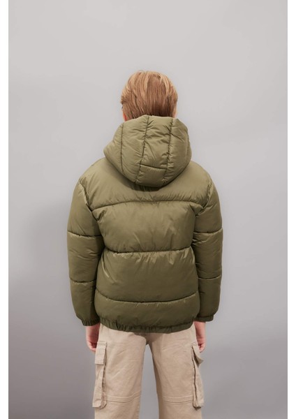 Erkek Çocuk Su Geçirmez Kapüşonlu Fermuarlı Çıtçıtlı Cepli Mont C5474A824WN