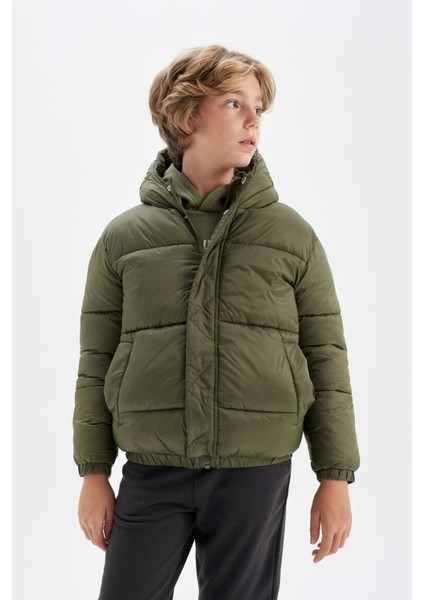 Erkek Çocuk Su Geçirmez Kapüşonlu Fermuarlı Çıtçıtlı Cepli Mont C5474A824WN