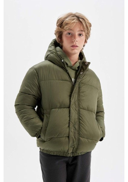 Erkek Çocuk Su Geçirmez Kapüşonlu Fermuarlı Çıtçıtlı Cepli Mont C5474A824WN