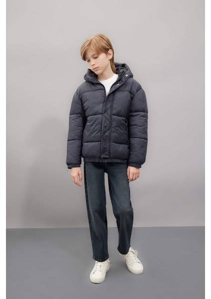 Erkek Çocuk Su Geçirmez Kapüşonlu Fermuarlı Çıtçıtlı Cepli Mont C5474A824WN