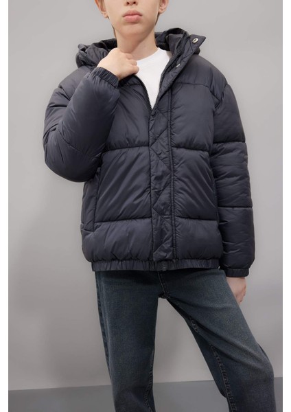 Erkek Çocuk Su Geçirmez Kapüşonlu Fermuarlı Çıtçıtlı Cepli Mont C5474A824WN