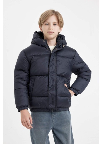 Erkek Çocuk Su Geçirmez Kapüşonlu Fermuarlı Çıtçıtlı Cepli Mont C5474A824WN