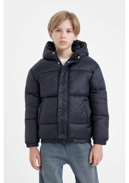 Erkek Çocuk Su Geçirmez Kapüşonlu Fermuarlı Çıtçıtlı Cepli Mont C5474A824WN