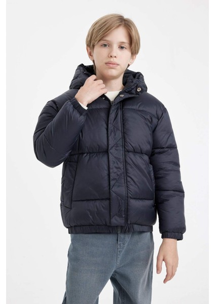 Erkek Çocuk Su Geçirmez Kapüşonlu Fermuarlı Çıtçıtlı Cepli Mont C5474A824WN