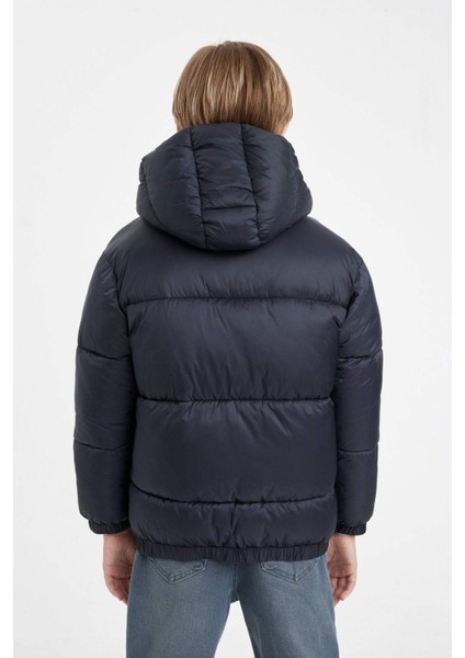 Erkek Çocuk Su Geçirmez Kapüşonlu Fermuarlı Çıtçıtlı Cepli Mont C5474A824WN