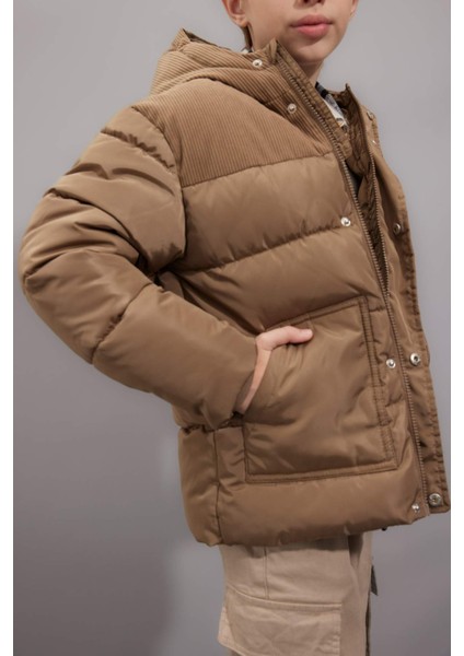 Erkek Çocuk Su İtici Ribana Kollu Kapüşonlu Şişme Mont C5526A824WN