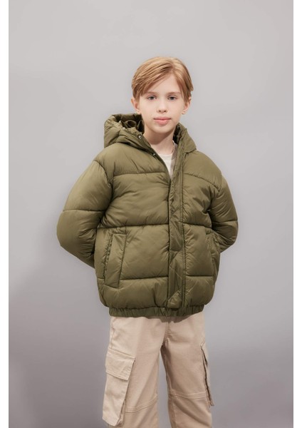 Erkek Çocuk Su Geçirmez Kapüşonlu Fermuarlı Çıtçıtlı Cepli Mont C5474A824WN