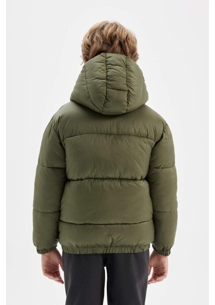 Erkek Çocuk Su Geçirmez Kapüşonlu Fermuarlı Çıtçıtlı Cepli Mont C5474A824WN