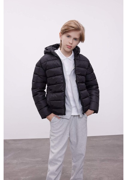 Erkek Çocuk Su İtici Kapüşonlu Fermuarlı Basic Düz Cepli Şişme Mont A1875A824AU