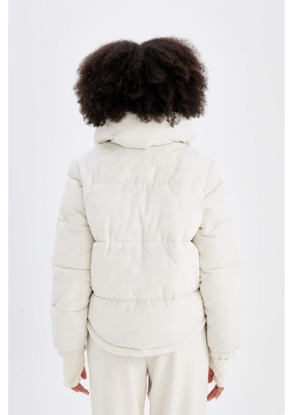 Su İtici Regular Fit Dik Yaka Fermuarlı El Geçmeli Cepli Şişme Mont Z1438AZ24WN