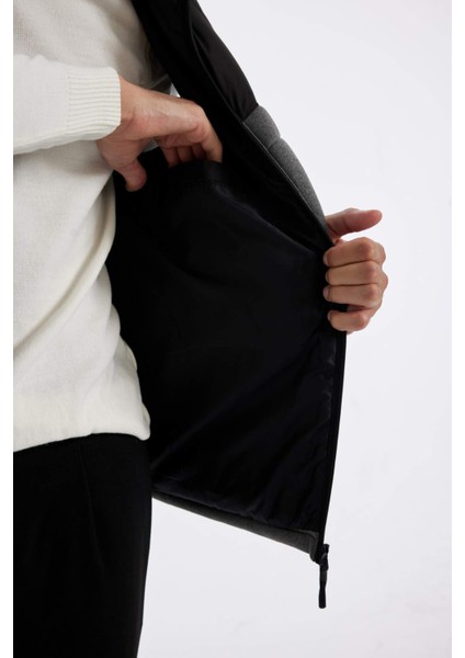 Slim Fit Cepli Yelek Dar Kesim Renk Bloklu Kapüşonlu Fermuarlı C5025AX24WN