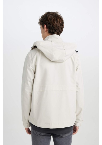 Regular Fit Kapüşonlu Fermuarlı Çıtçıt Kapamalı Mevsimlik Hafif Mont C8284AX24AU