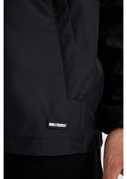 Su İtici Slim Fit Dar Kesim Kapüşonlu Fermuarlı Mevsimlik Baharlık Mont C5821AX24AU