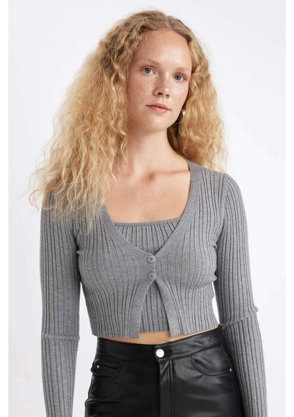 Regular Fit Crop Düğmeli V Yaka Triko Hırka A2076AX24AU