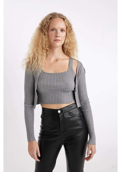 Regular Fit Crop Düğmeli V Yaka Triko Hırka A2076AX24AU