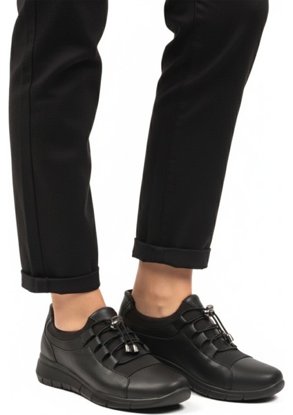 Siyah Lastik Bağcıklı Kadın Casual Ayakkabı