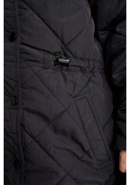 Kız Çocuk Su Geçirmez Kapüşonlu Fermuarlı Çıtçıtlı Cepli Uzun Mont Parka