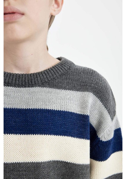 Erkek Çocuk Renk Bloklu Bisiklet Yaka Triko Kazak C8114A824WN